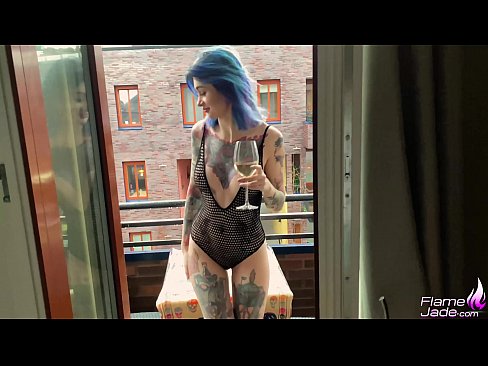 ❤️ Fille énorme suçant à pleine bouche et baisant passionnément sous le ciel ouvert Porno at us