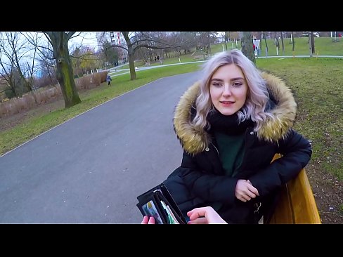 ❤️ Avaler le sperme chaud d'un étranger pour de l'argent - pipe dans le parc par Eva Elfie Porno at us
